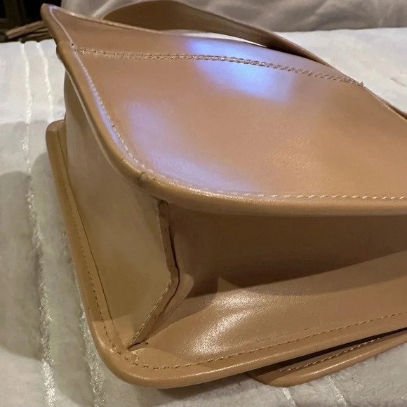 Massimo structured All leather shoulder bag in buttery tan medium size - Picture 10 of 10